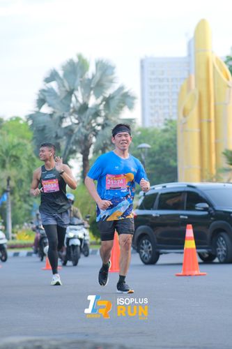 Race photo from Isoplus Run 2024 Surabaya