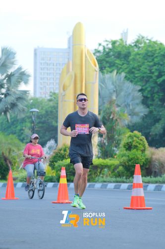 Race photo from Isoplus Run 2024 Surabaya