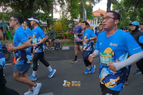 Race photo from Isoplus Run 2024 Surabaya