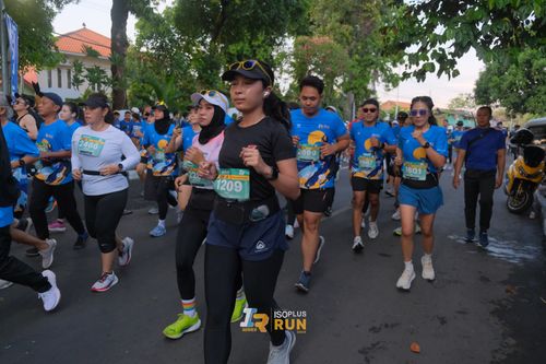 Race photo from Isoplus Run 2024 Surabaya