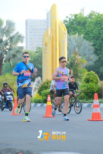 Race photo from Isoplus Run 2024 Surabaya