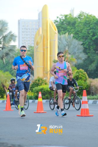 Race photo from Isoplus Run 2024 Surabaya