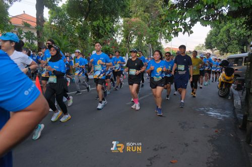 Race photo from Isoplus Run 2024 Surabaya