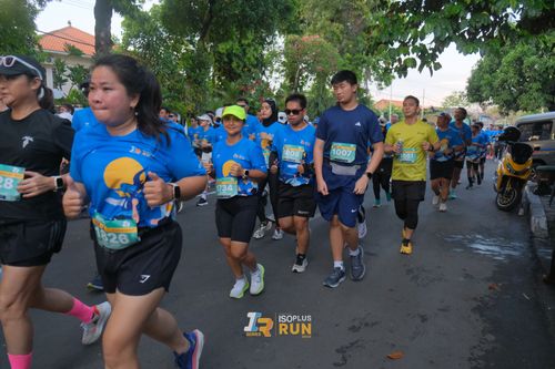 Race photo from Isoplus Run 2024 Surabaya