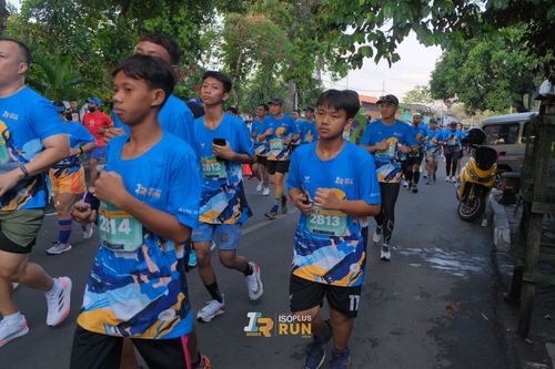 Race photo from Isoplus Run 2024 Surabaya