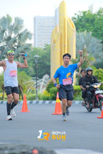 Race photo from Isoplus Run 2024 Surabaya