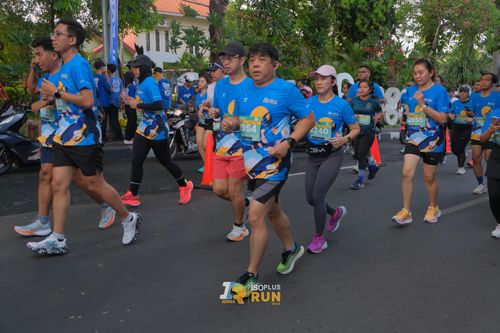 Race photo from Isoplus Run 2024 Surabaya