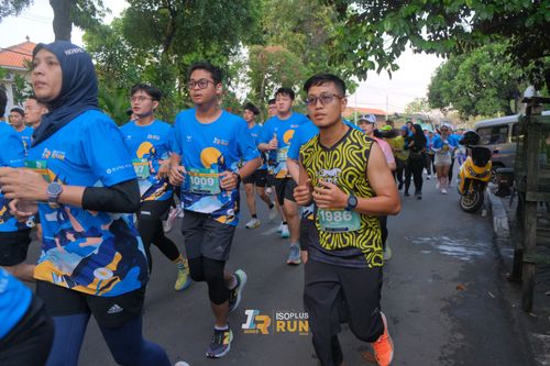 Race photo from Isoplus Run 2024 Surabaya