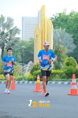 Race photo from Isoplus Run 2024 Surabaya