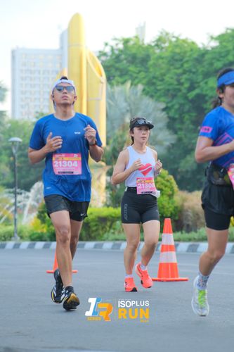 Race photo from Isoplus Run 2024 Surabaya