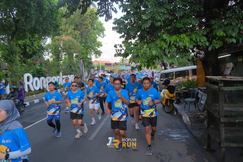 Race photo from Isoplus Run 2024 Surabaya