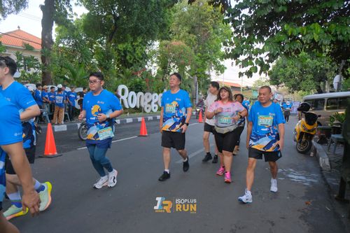 Race photo from Isoplus Run 2024 Surabaya
