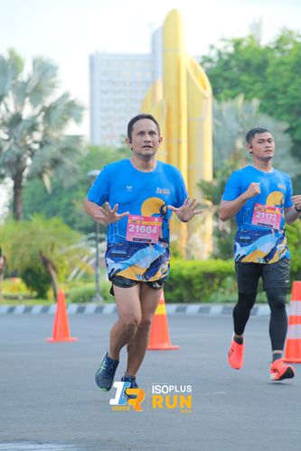 Race photo from Isoplus Run 2024 Surabaya