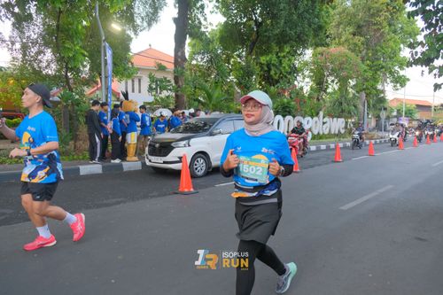 Race photo from Isoplus Run 2024 Surabaya