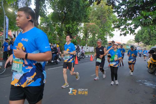 Race photo from Isoplus Run 2024 Surabaya