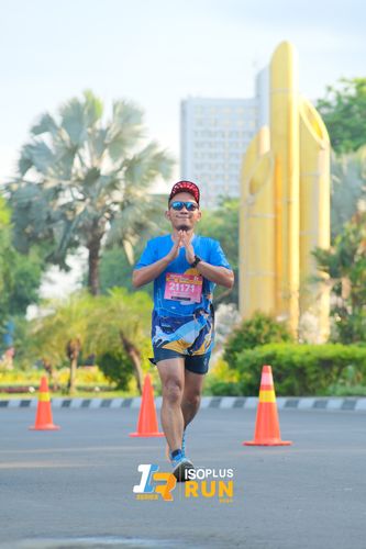 Race photo from Isoplus Run 2024 Surabaya