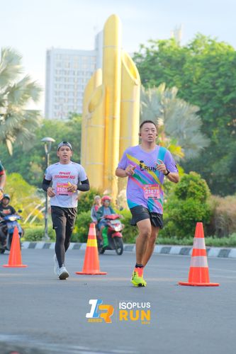 Race photo from Isoplus Run 2024 Surabaya