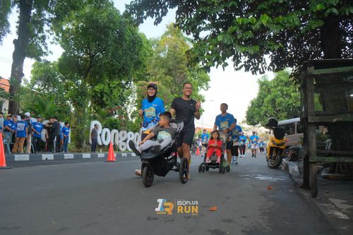 Race photo from Isoplus Run 2024 Surabaya