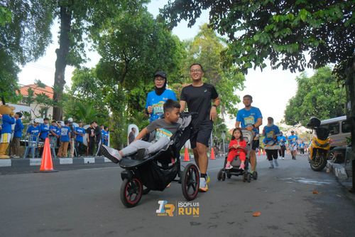 Race photo from Isoplus Run 2024 Surabaya