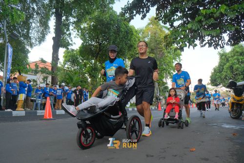 Race photo from Isoplus Run 2024 Surabaya