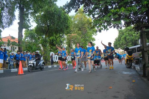 Race photo from Isoplus Run 2024 Surabaya