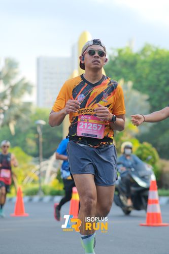 Race photo from Isoplus Run 2024 Surabaya