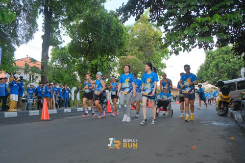 Race photo from Isoplus Run 2024 Surabaya
