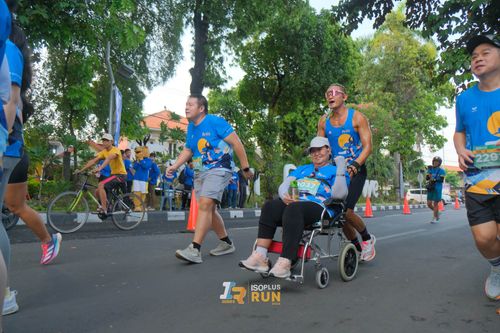 Race photo from Isoplus Run 2024 Surabaya