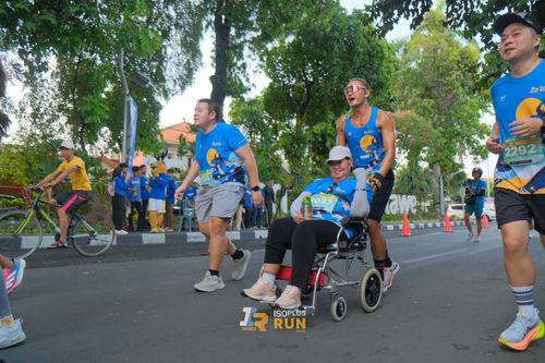 Race photo from Isoplus Run 2024 Surabaya