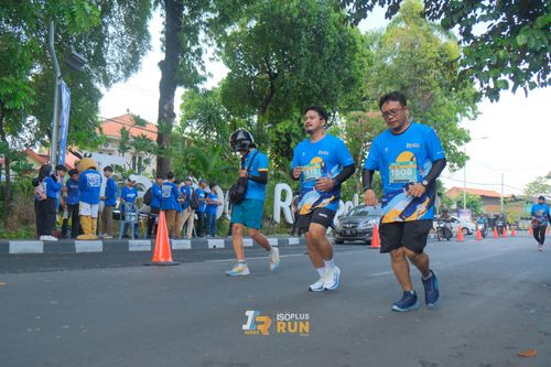 Race photo from Isoplus Run 2024 Surabaya