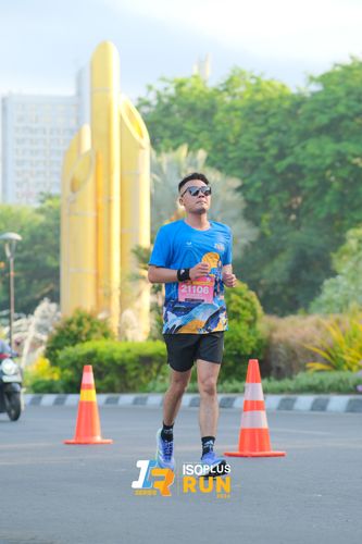 Race photo from Isoplus Run 2024 Surabaya