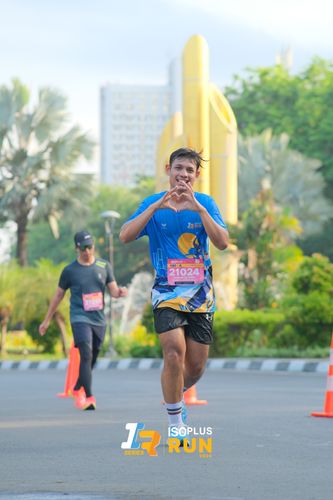 Race photo from Isoplus Run 2024 Surabaya