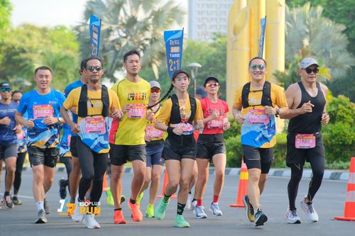 Race photo from Isoplus Run 2024 Surabaya