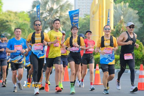 Race photo from Isoplus Run 2024 Surabaya