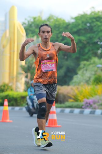 Race photo from Isoplus Run 2024 Surabaya
