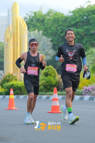Race photo from Isoplus Run 2024 Surabaya