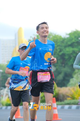Race photo from Isoplus Run 2024 Surabaya
