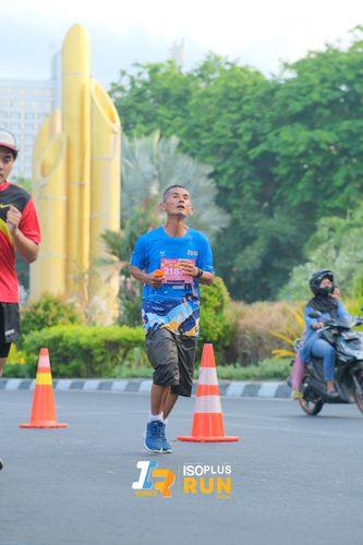 Race photo from Isoplus Run 2024 Surabaya