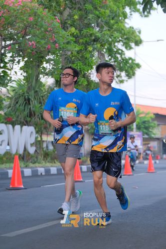 Race photo from Isoplus Run 2024 Surabaya