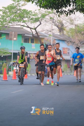 Race photo from Isoplus Run 2024 Surabaya