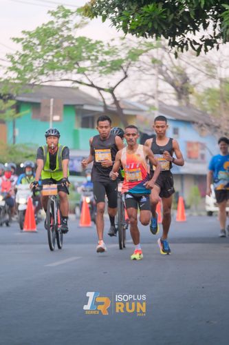 Race photo from Isoplus Run 2024 Surabaya