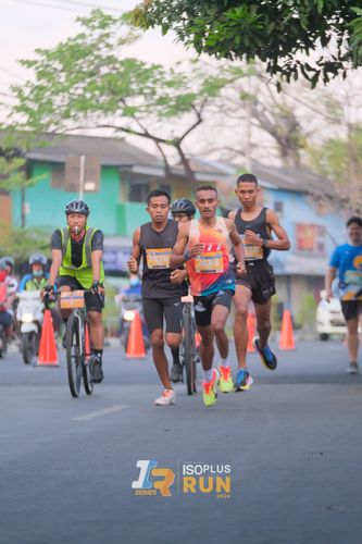 Race photo from Isoplus Run 2024 Surabaya
