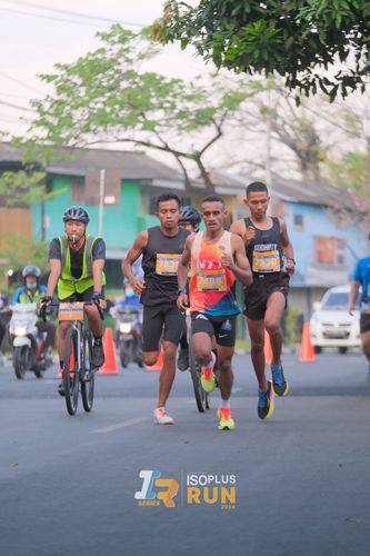 Race photo from Isoplus Run 2024 Surabaya