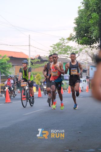 Race photo from Isoplus Run 2024 Surabaya
