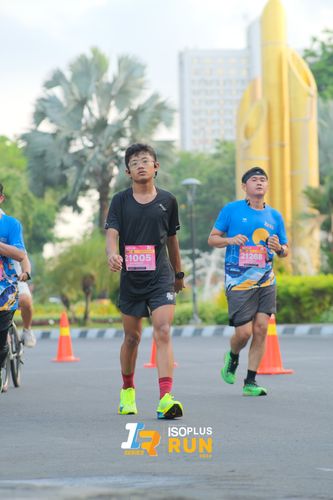 Race photo from Isoplus Run 2024 Surabaya