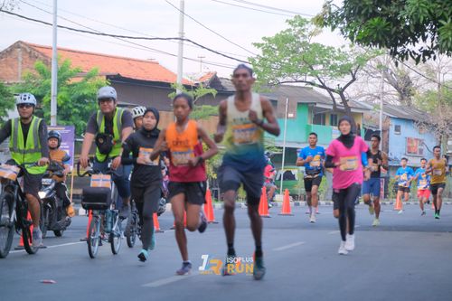 Race photo from Isoplus Run 2024 Surabaya