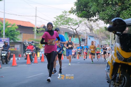 Race photo from Isoplus Run 2024 Surabaya