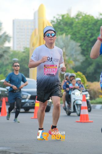 Race photo from Isoplus Run 2024 Surabaya