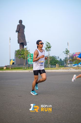 Race photo from ISOPlus Run 2024 Jakarta