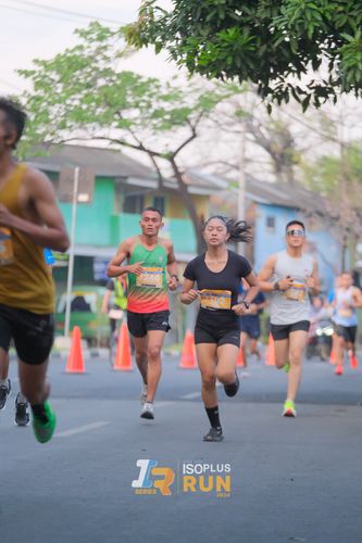 Race photo from Isoplus Run 2024 Surabaya